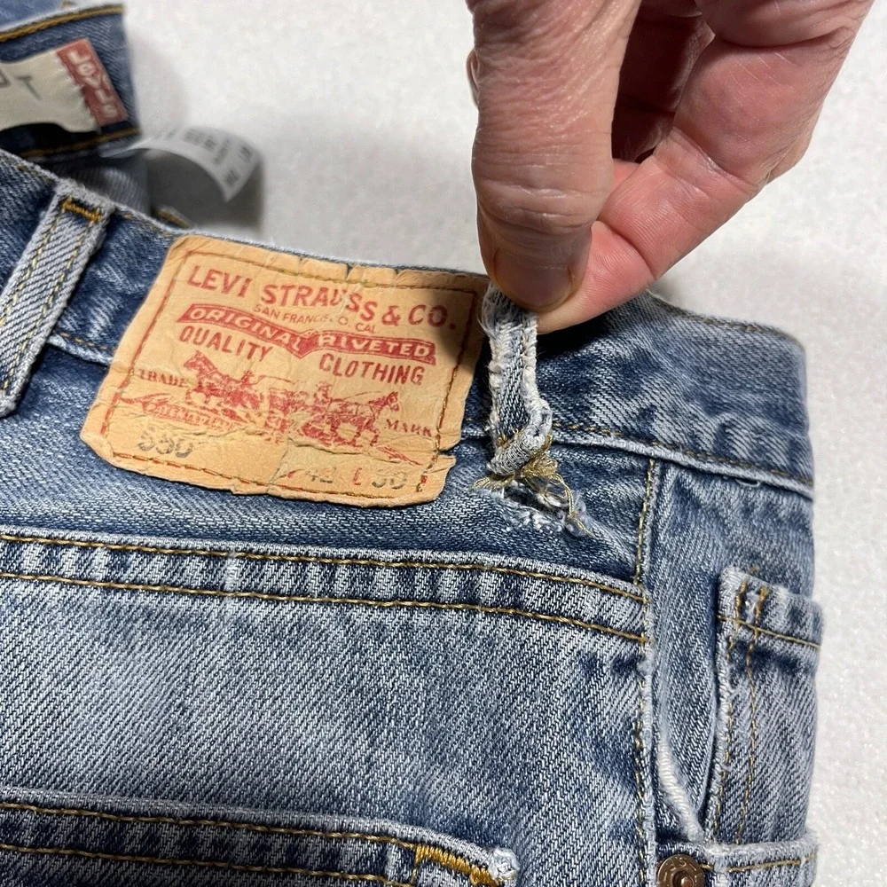 Levi 550 Jeans Men's W40 L30 Relaxed Straight Blue Comfort Work Distressed Hems